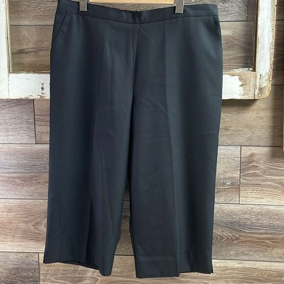 Alfred Dunner Dressy Capri Pants, Size 14, Black - Picture 2 of 4